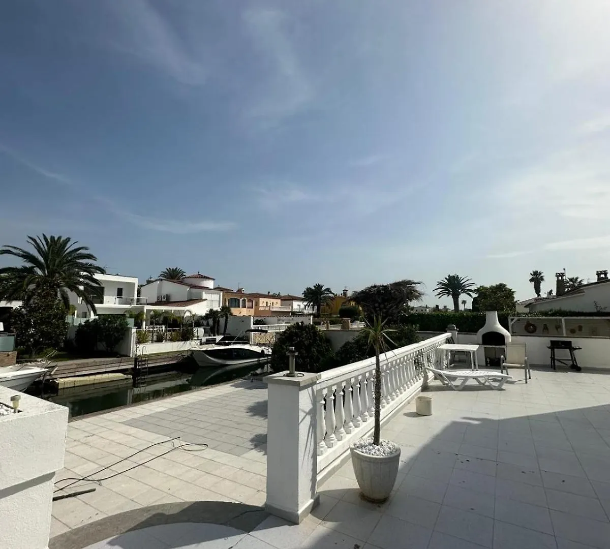 Holiday home Casa Con Piscina Y Amarre Soleada Villa Empuriabrava
